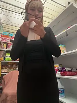 Snapshot of Sallem_Pink chatting on March 3, 2026, 11:16 am Sallem Pink online show from March 3, 2026, 11:16 am