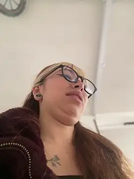 Snapshot of Sallem_Pink chatting on March 7, 2026, 11:18 am Sallem Pink online show from March 7, 2026, 11:18 am