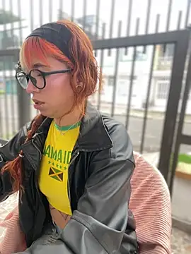 Snapshot of Sallem_Pink chatting on April 6, 2026, 11:22 am Sallem Pink online show from April 6, 2026, 11:22 am