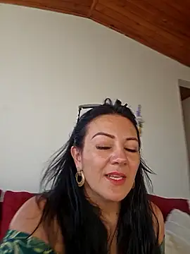 Snapshot of karla_valk1 chatting on May 6, 2026, 10:15 pm karla valk1 online show from May 6, 2026, 10:15 pm