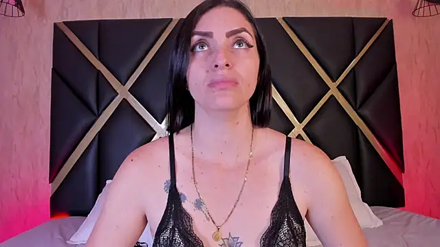 Snapshot of MeganHoffmaan chatting on September 16, 2025, 9:05 pm MeganHoffmaan online show from September 16, 2025, 9:05 pm