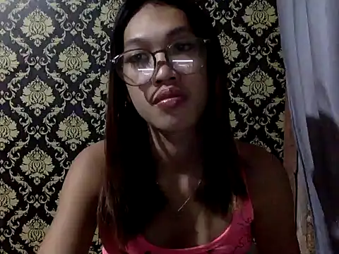 Snapshot of your_wifey chatting on October 5, 2025, 12:03 pm your wifey online show from October 5, 2025, 12:03 pm