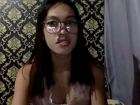 Snapshot of your_wifey chatting on October 8, 2025, 12:36 pm your wifey online show from October 8, 2025, 12:36 pm
