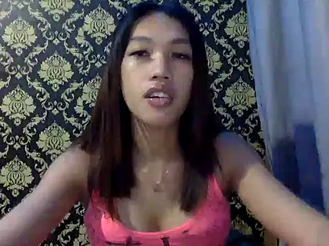 Snapshot of your_wifey chatting on October 21, 2025, 11:00 am your wifey online show from October 21, 2025, 11:00 am