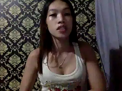 Snapshot of your_wifey chatting on October 31, 2025, 11:55 am your wifey online show from October 31, 2025, 11:55 am