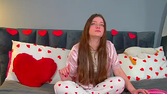 Snapshot of JessicaJewells chatting on February 14, 2026, 6:43 am JessicaJewells online show from February 14, 2026, 6:43 am