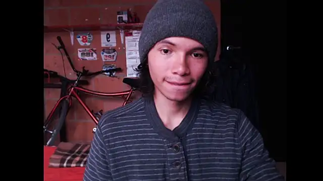 Xoxo Smiles online show from September 24, 2025, 8:45 pm