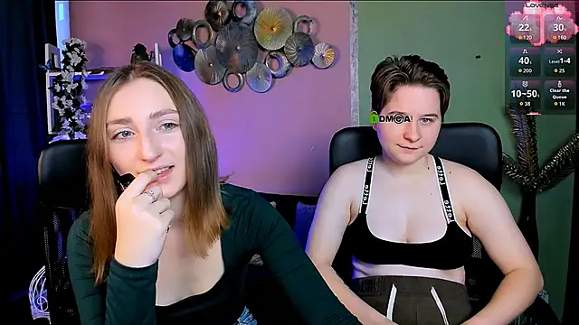 eva smiith  online show from November 13, 2025, 7:51 am