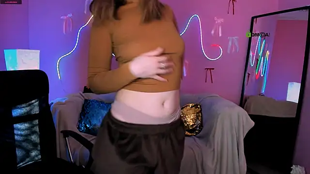 eva smiith  online show from March 11, 2026, 6:52 am