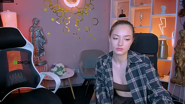 eva smiith  online show from July 15, 2026, 5:34 am