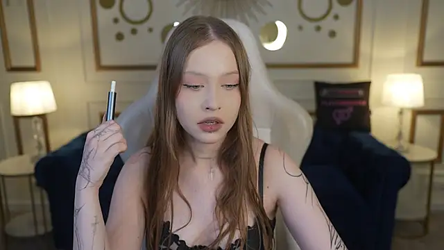 Snapshot of Esmie_Smile chatting on November 14, 2025, 7:45 pm Esmie Smile online show from November 14, 2025, 7:45 pm