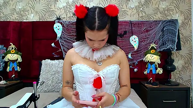 Snapshot of kate_morgan chatting on October 31, 2025, 8:10 pm kate morgan online show from October 31, 2025, 8:10 pm