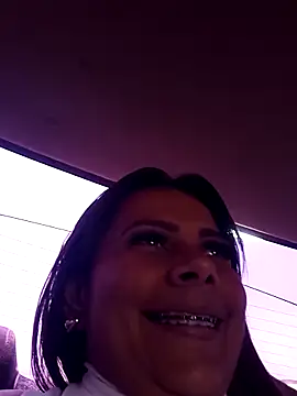 Snapshot of camila_rogue chatting on October 4, 2025, 5:00 pm camila rogue online show from October 4, 2025, 5:00 pm