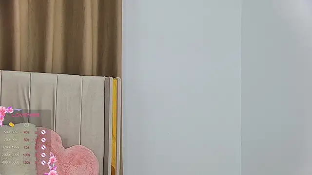 EmilyNovaa online show from February 21, 2026, 7:48 pm