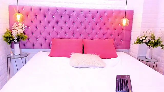 amber sparkle online show from October 8, 2025, 12:47 pm