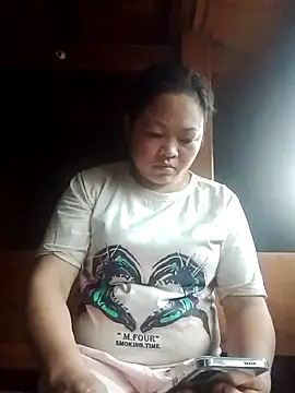 Snapshot of MaySweetb chatting on October 2, 2025, 11:12 pm MaySweetb online show from October 2, 2025, 11:12 pm