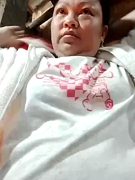 Snapshot of MaySweetb chatting on November 18, 2025, 1:44 am MaySweetb online show from November 18, 2025, 1:44 am