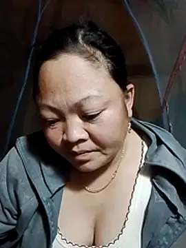 Snapshot of MaySweetb chatting on November 19, 2025, 5:51 am MaySweetb online show from November 19, 2025, 5:51 am