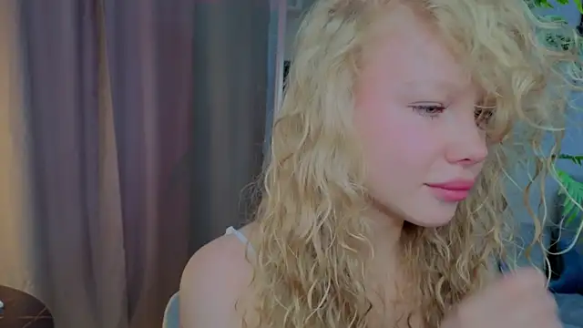 emilyshepar d online show from November 6, 2025, 2:34 am