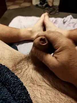 hubbyfun19 online show from September 19, 2025, 4:36 am