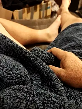 hubbyfun19 online show from October 9, 2025, 3:48 am