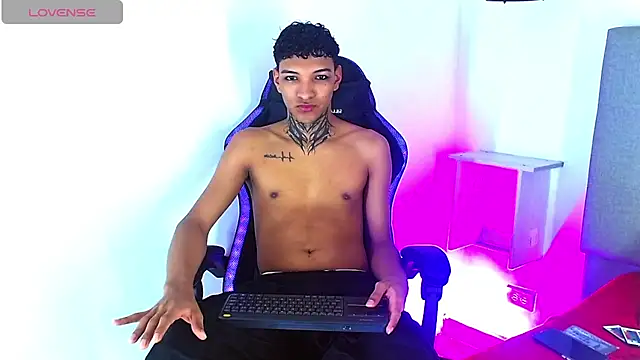 Snapshot of Rick_Wade chatting on February 13, 2026, 3:57 am Rick Wade online show from February 13, 2026, 3:57 am