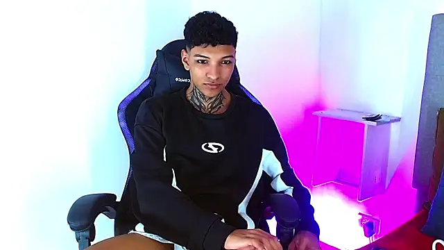 Snapshot of Rick_Wade chatting on February 17, 2026, 4:09 am Rick Wade online show from February 17, 2026, 4:09 am