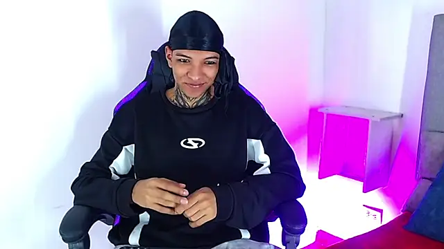 Snapshot of Rick_Wade chatting on February 25, 2026, 4:00 am Rick Wade online show from February 25, 2026, 4:00 am