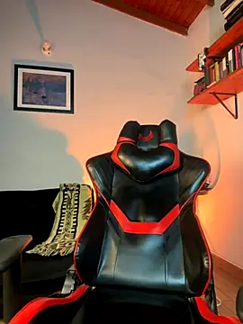 Snapshot of AlekBlake_ chatting on October 4, 2025, 1:36 am AlekBlake online show from October 4, 2025, 1:36 am