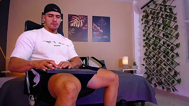 ChristopherBlack  online show from February 7, 2026, 1:37 pm