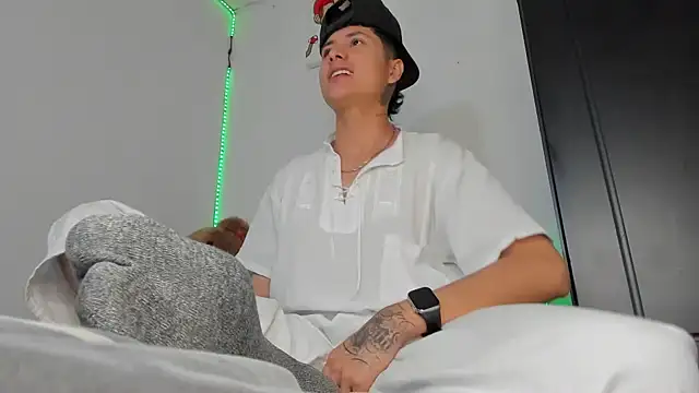 Snapshot of Mateo_Escobar chatting on December 3, 2025, 10:30 pm Mateo Escobar online show from December 3, 2025, 10:30 pm