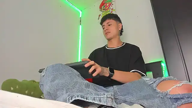 Snapshot of Mateo_Escobar chatting on January 10, 2026, 3:41 am Mateo Escobar online show from January 10, 2026, 3:41 am