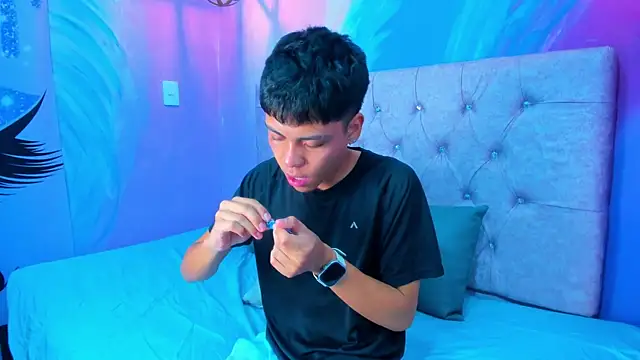 MaxiWildd online show from May 12, 2026, 1:08 pm