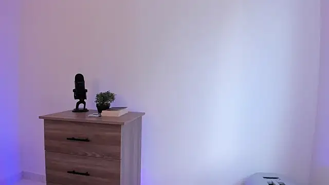 Snapshot of Kyleighc chatting on October 31, 2025, 10:11 pm Kyleighc online show from October 31, 2025, 10:11 pm