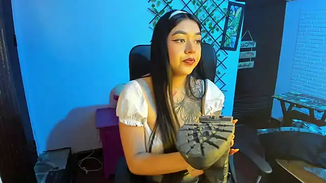 Snapshot of Keyla_Cutte chatting on October 17, 2025, 2:48 am Keyla Cutte online show from October 17, 2025, 2:48 am