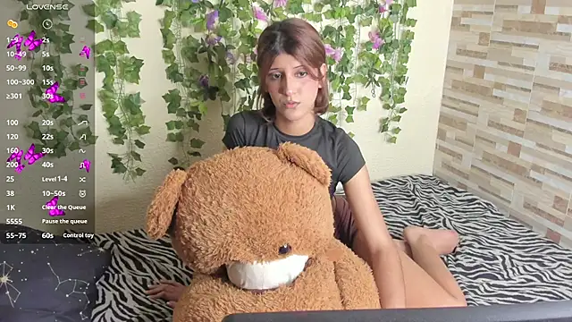 Snapshot of Amy_Moonlight chatting on December 18, 2025, 10:27 pm Amy Moonlight online show from December 18, 2025, 10:27 pm