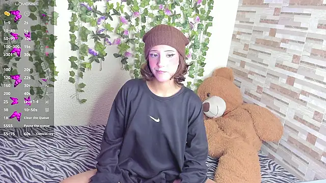 Snapshot of Amy_Moonlight chatting on January 7, 2026, 10:45 pm Amy Moonlight online show from January 7, 2026, 10:45 pm