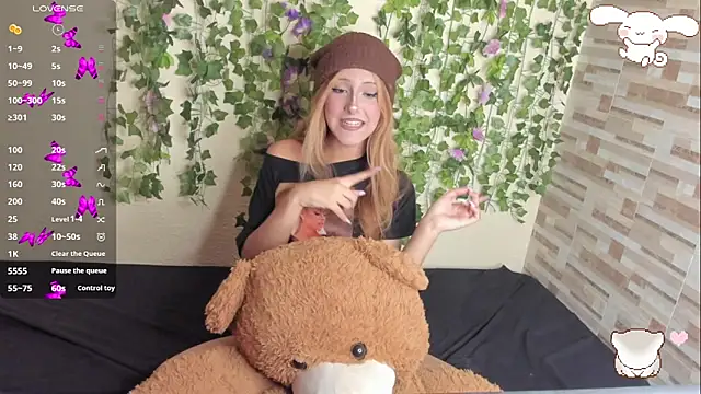 Snapshot of Amy_Moonlight chatting on June 12, 2026, 9:14 pm Amy Moonlight online show from June 12, 2026, 9:14 pm
