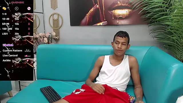 Snapshot of Rory_castro chatting on September 23, 2025, 10:57 pm Rory castro online show from September 23, 2025, 10:57 pm