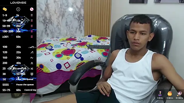 Snapshot of Rory_castro chatting on October 15, 2025, 11:05 pm Rory castro online show from October 15, 2025, 11:05 pm