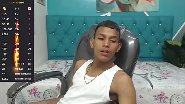 Snapshot of Rory_castro chatting on October 17, 2025, 10:56 pm Rory castro online show from October 17, 2025, 10:56 pm