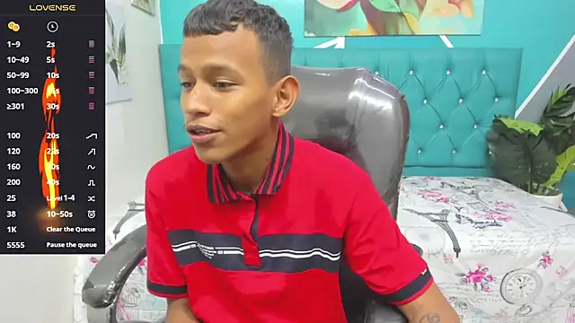 Snapshot of Rory_castro chatting on October 22, 2025, 10:42 pm Rory castro online show from October 22, 2025, 10:42 pm