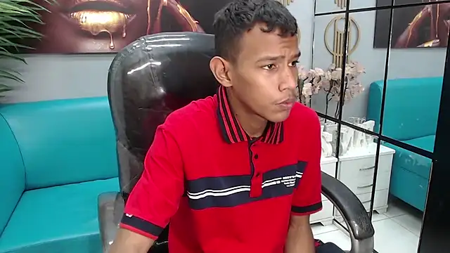 Snapshot of Rory_castro chatting on October 24, 2025, 6:59 pm Rory castro online show from October 24, 2025, 6:59 pm