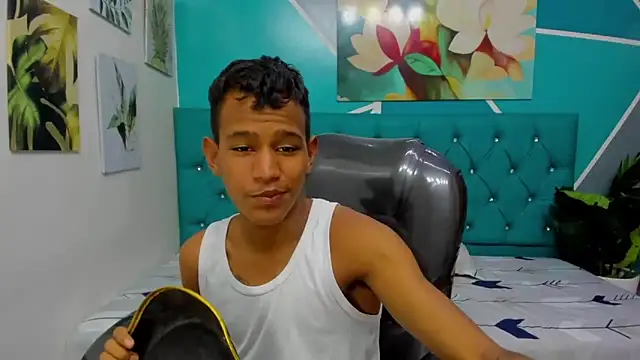 Snapshot of Rory_castro chatting on October 31, 2025, 10:55 pm Rory castro online show from October 31, 2025, 10:55 pm