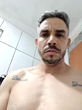 Snapshot of QfabO123 chatting on October 30, 2025, 7:14 pm QfabO123 online show from October 30, 2025, 7:14 pm