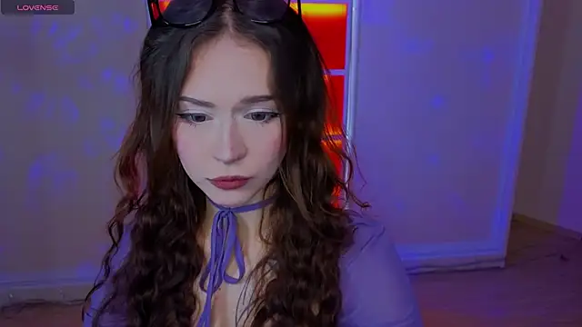 Snapshot of Adetta chatting on November 5, 2025, 10:48 am Adetta online show from November 5, 2025, 10:48 am