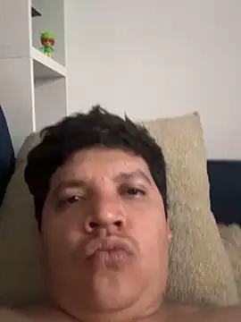 michael877675 online show from February 15, 2026, 6:43 am