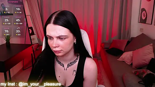 Michela Fruet online show from February 18, 2026, 1:01 am