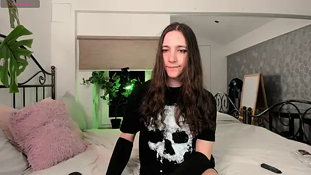 SilverMuse online show from March 15, 2026, 8:15 pm