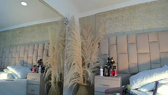 AmbarFoxx  online show from December 4, 2025, 10:29 pm